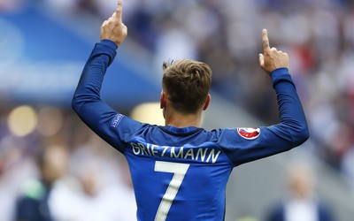 HK体育快讯-吉马良斯又当比赛救世主导演胜利